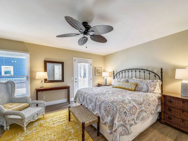 Six Bedroom Vacation Pool Home in Hilton Head