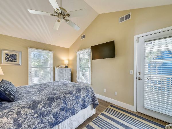 Six Bedroom Vacation Pool Home in Hilton Head