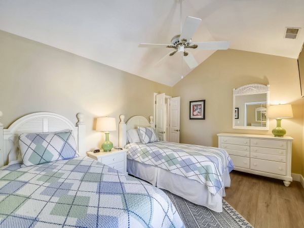 Six Bedroom Vacation Pool Home in Hilton Head