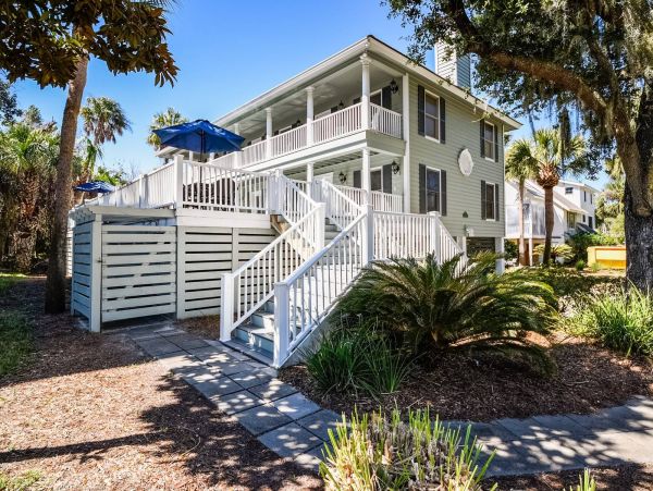Six Bedroom Vacation Pool Home in Hilton Head
