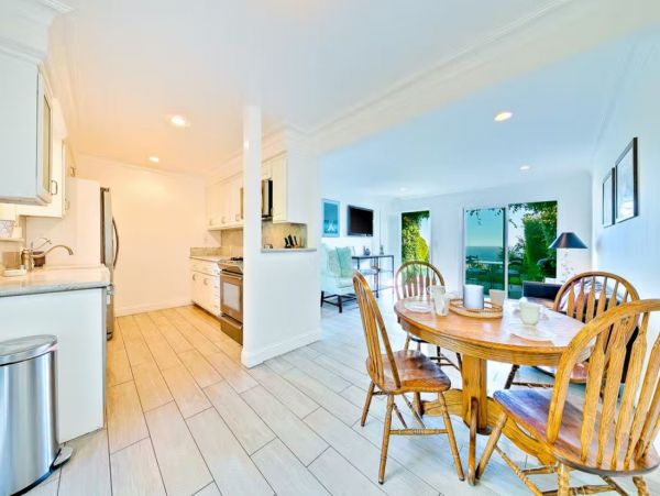 Oceanfront Vacation Bungalow in Malibu Sleeps 4 Guests