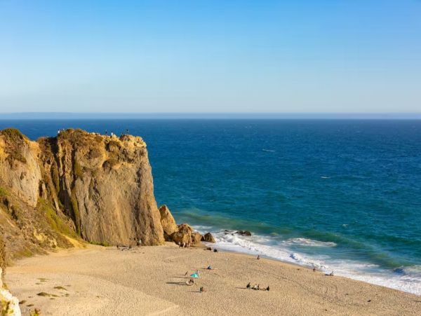 Malibu Two-Bedroom Oceanfront Bungalow Walk To Beach