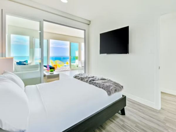 One Bedroom Luxury Beachfront Vacation Condo in Malibu