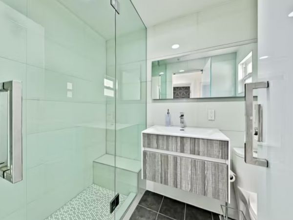 One Bedroom Luxury Beachfront Vacation Condo in Malibu