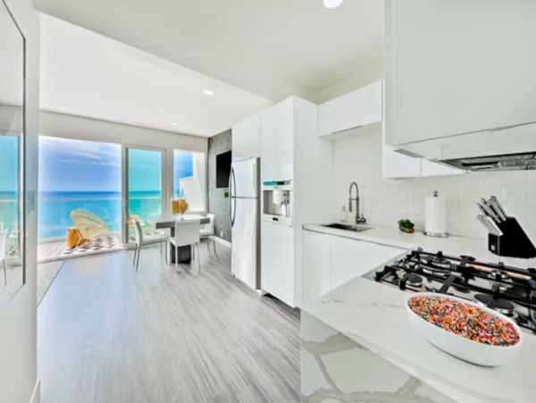 One Bedroom Luxury Beachfront Vacation Condo in Malibu