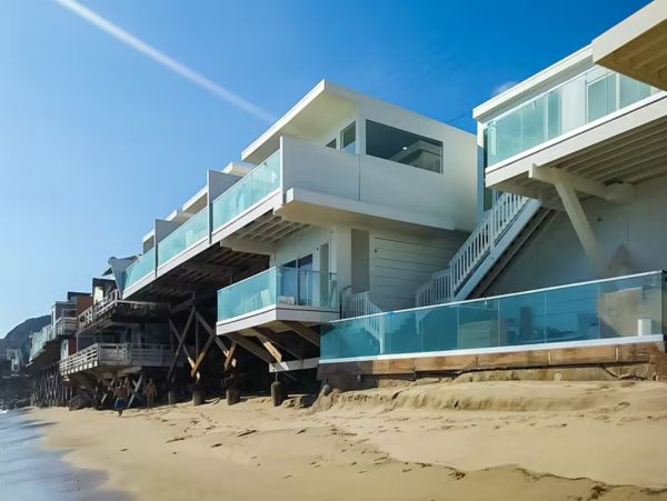 One Bedroom Luxury Beachfront Vacation Condo in Malibu