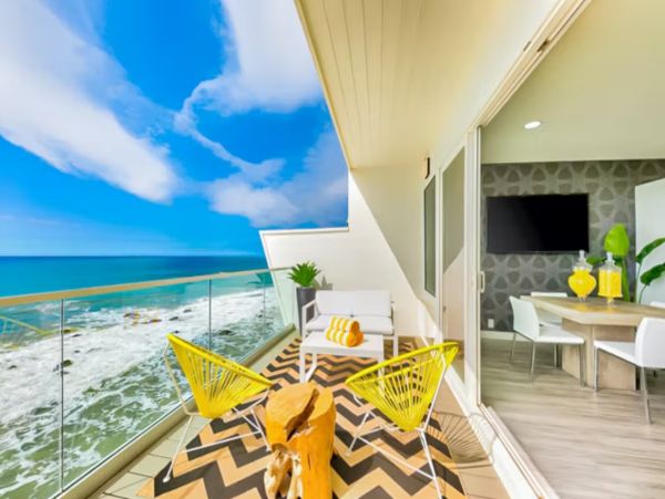 One Bedroom Luxury Beachfront Vacation Condo in Malibu