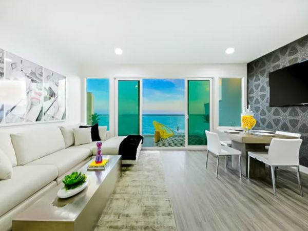 One Bedroom Luxury Beachfront Vacation Condo in Malibu
