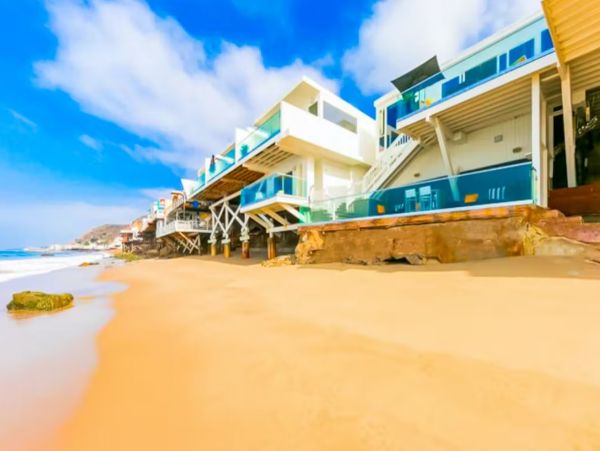 One Bedroom Luxury Beachfront Vacation Condo in Malibu