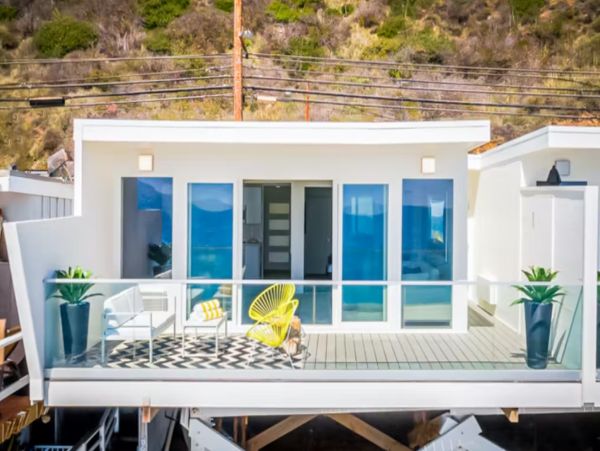 One Bedroom Luxury Beachfront Vacation Condo in Malibu