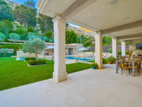 Malibu Luxury 8 Bedroom Vacation Home Fitness & Movie Room