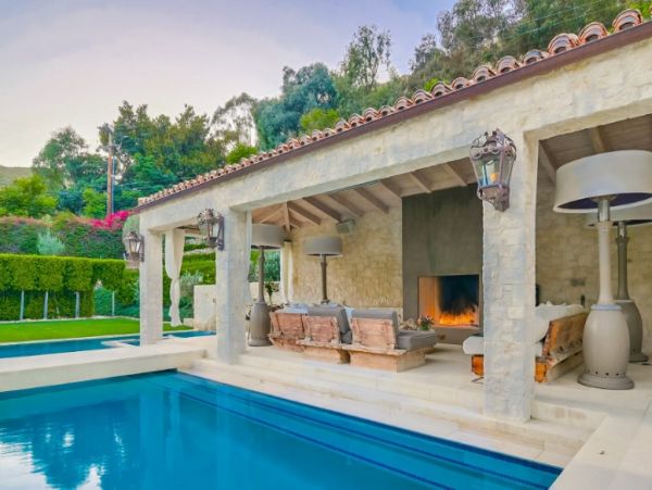 Malibu Luxury 8 Bedroom Vacation Home Fitness & Movie Room