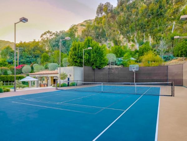 Malibu Luxury 8 Bedroom Vacation Home Fitness & Movie Room