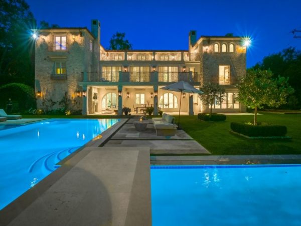 Malibu Luxury 8 Bedroom Vacation Home Fitness & Movie Room
