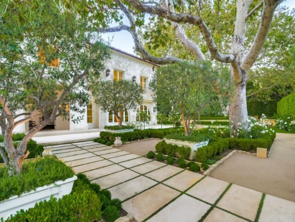 Malibu Luxury 8 Bedroom Vacation Home Fitness & Movie Room