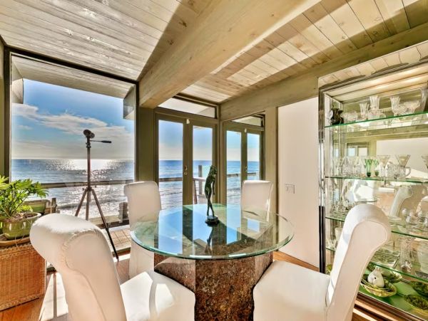 Luxury Oceanfront One Bedroom Beach Rental in Malibu