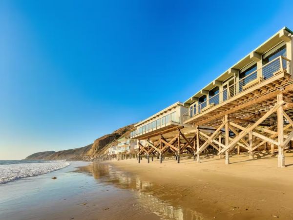 Luxury Oceanfront One Bedroom Beach Rental in Malibu