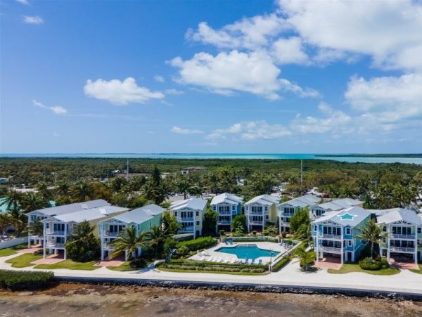 Islamorada Oceanfront Vacation Rental - Luxury 4-Bedroom Florida Keys Beachfront Home