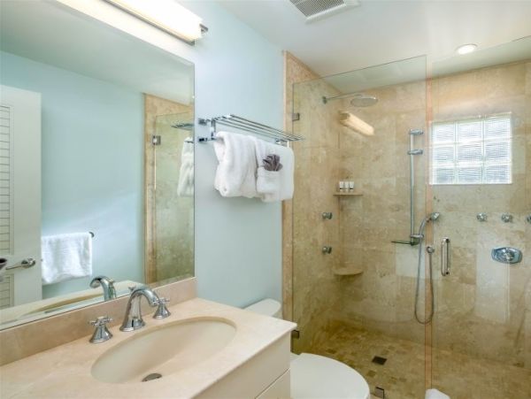 Islamorada Oceanfront Vacation Rental - Luxury 4-Bedroom Florida Keys Beachfront Home