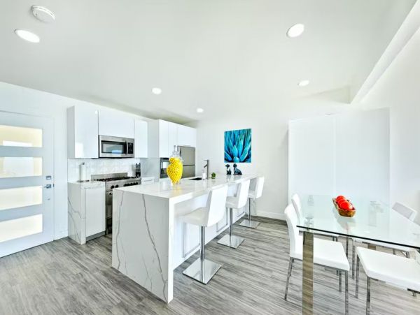 Luxury Malibu Three Bedroom Oceanfront Vacation Beach. Home
