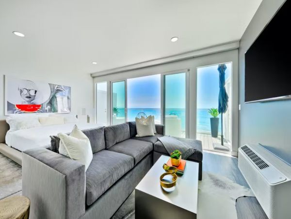 Luxury Malibu Three Bedroom Oceanfront Vacation Beach. Home