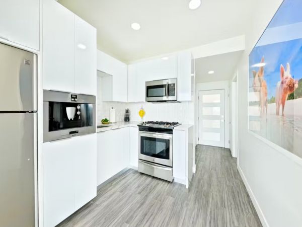 Luxury Malibu Three Bedroom Oceanfront Vacation Beach. Home