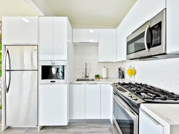 Luxury Malibu Three Bedroom Oceanfront Vacation Beach. Home