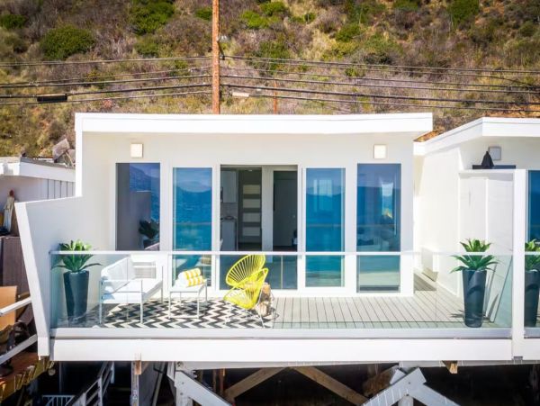 Luxury Malibu Three Bedroom Oceanfront Vacation Beach. Home