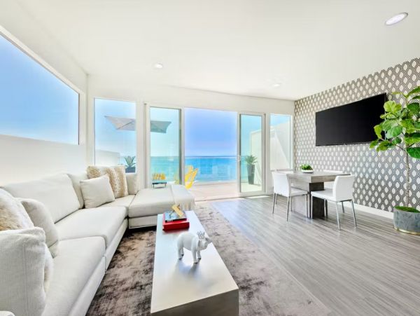 Luxury Malibu Three Bedroom Oceanfront Vacation Beach. Home