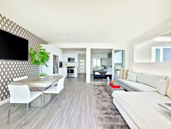 Luxury Malibu Three Bedroom Oceanfront Vacation Beach. Home