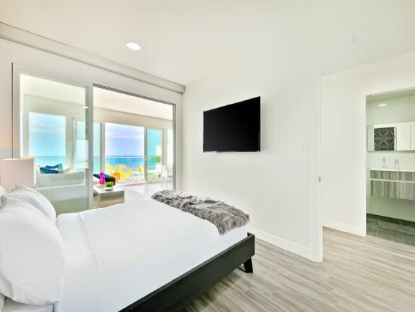 Luxury Malibu Three Bedroom Oceanfront Vacation Beach. Home