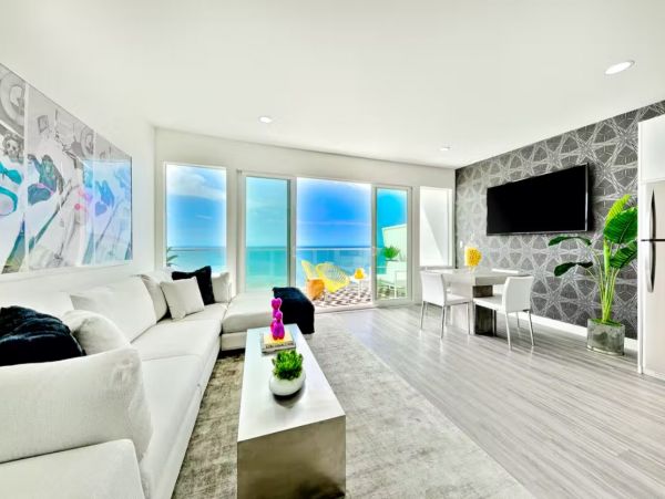 Luxury Malibu Three Bedroom Oceanfront Vacation Beach. Home