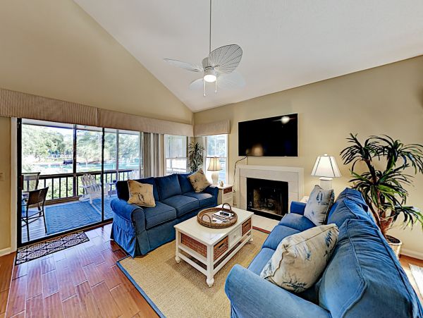 Hilton Head Vacation Condo Four Bedroom Walk to Beach