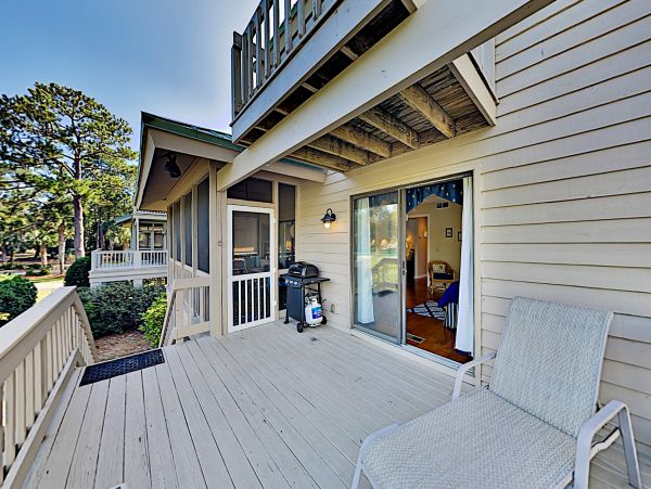 Hilton Head Vacation Condo Four Bedroom Walk to Beach