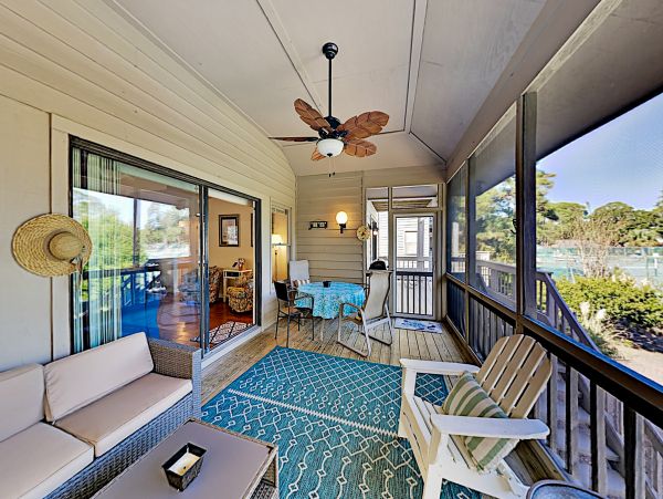Hilton Head Vacation Condo Four Bedroom Walk to Beach