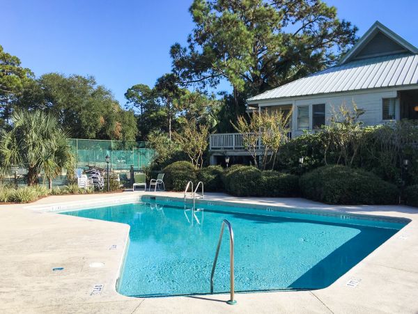 Hilton Head Vacation Condo Four Bedroom Walk to Beach