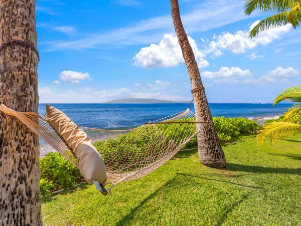 Oceanfront Vacation Townhome in Lahaina Sleeps 8 Guests