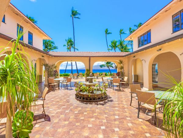 Oceanfront Vacation Townhome in Lahaina Sleeps 8 Guests