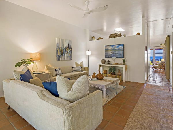 Oceanfront Vacation Townhome in Lahaina Sleeps 8 Guests