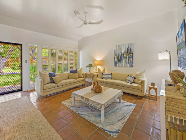 Oceanfront Vacation Townhome in Lahaina Sleeps 8 Guests
