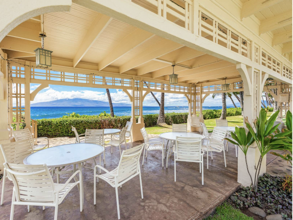 Oceanfront Vacation Townhome in Lahaina Sleeps 8 Guests