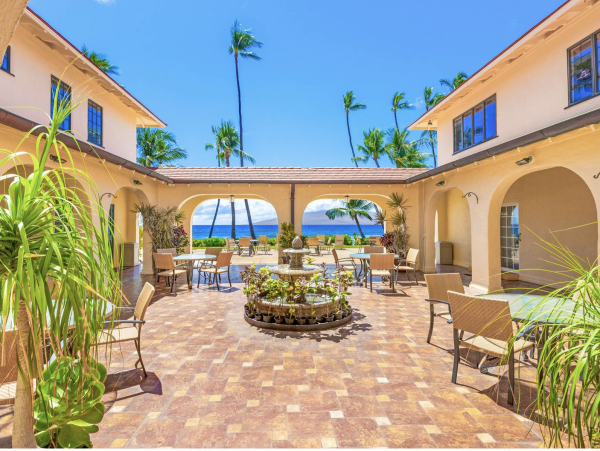 Oceanfront Vacation Townhome in Lahaina Sleeps 8 Guests