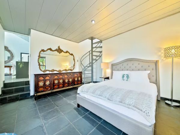 Ocean Views Five Bedroom Stunning Vacation Home in Malibu