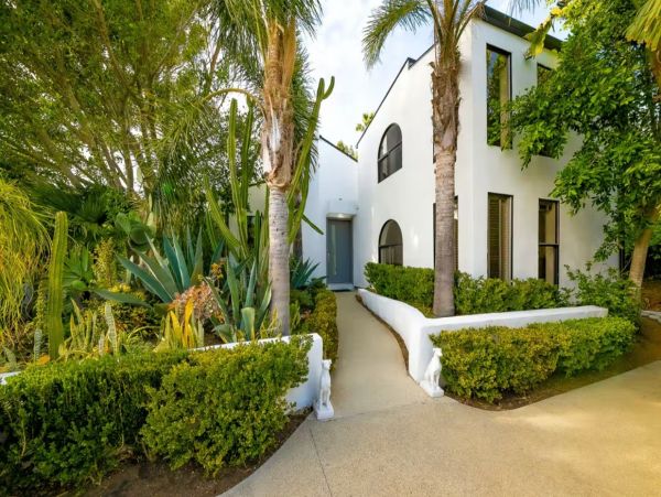 Ocean Views Five Bedroom Stunning Vacation Home in Malibu