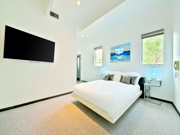 Ocean Views Five Bedroom Stunning Vacation Home in Malibu