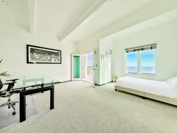 Ocean Views Five Bedroom Stunning Vacation Home in Malibu