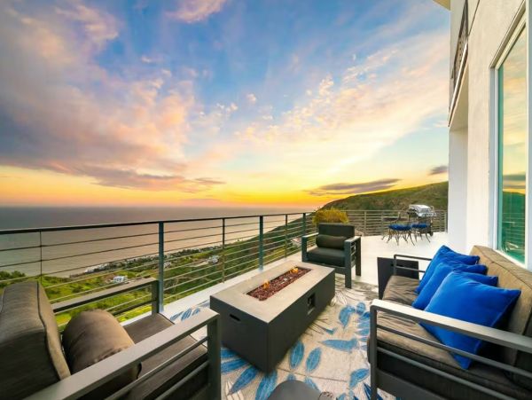 Ocean Views Five Bedroom Stunning Vacation Home in Malibu