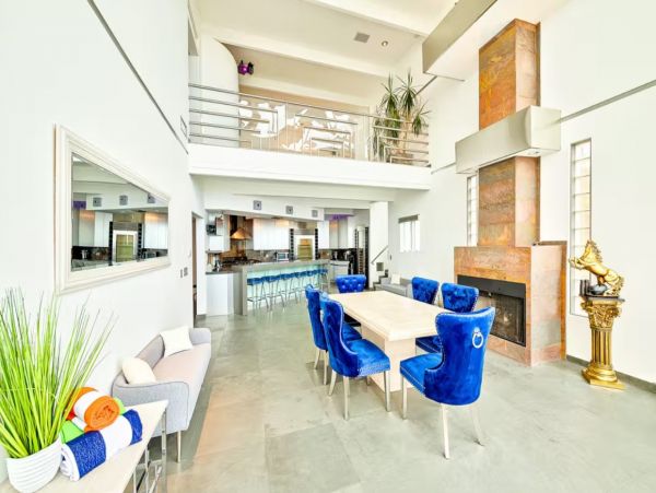 Ocean Views Five Bedroom Stunning Vacation Home in Malibu
