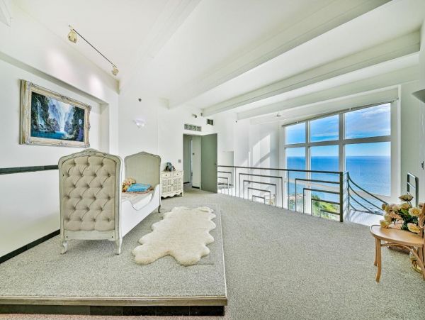 Ocean Views Five Bedroom Stunning Vacation Home in Malibu