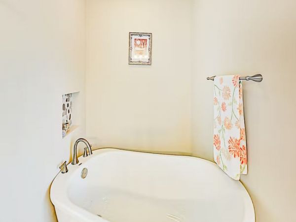 Cape Coral Canal-Front Vacation Home - Pool & Boat Dock